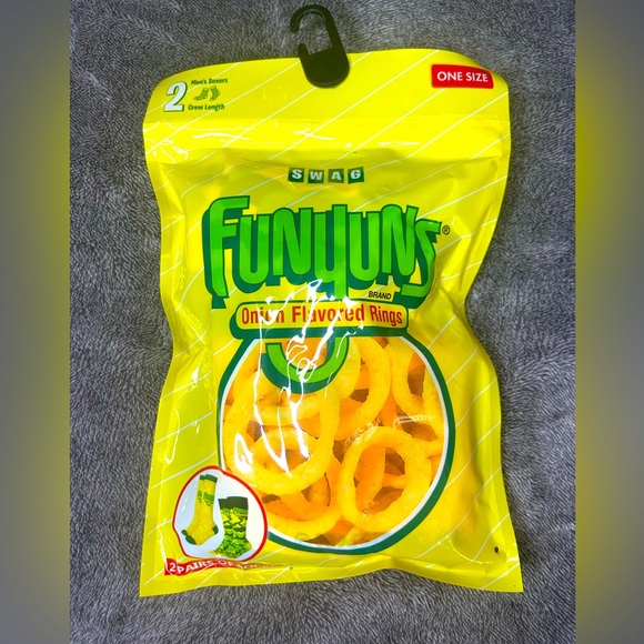 Fun Novelty Funyuns or Cheetos Flaming hot Men’s One Size 2 Pair of Socks, New - Picture 7 of 11